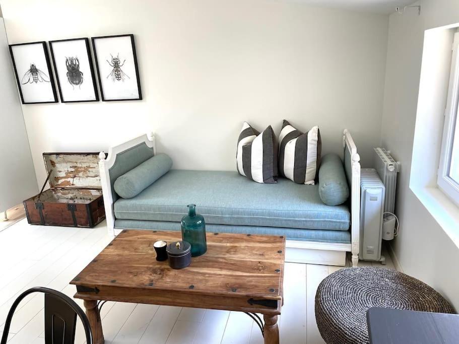 Cosy Camon Bolt-Hole Apartment Exterior photo