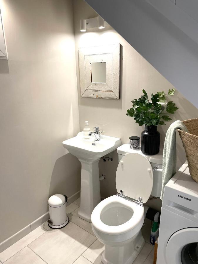 Cosy Camon Bolt-Hole Apartment Exterior photo